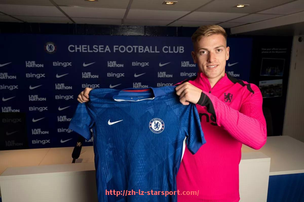 星空体育app-西甲联赛20赛季足球风格与战术革新探秘