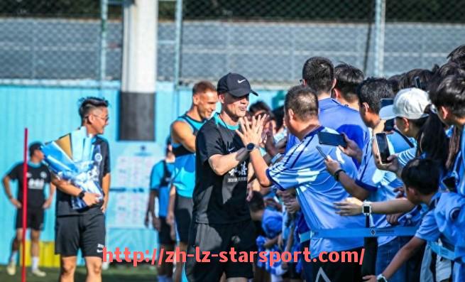 星空体育app-世俱杯比赛用球性能指标解读:传球精准度、弹跳力与旋转稳定性 星空体育app-世俱杯比赛用球性能指标解读:传球精准度、弹跳力与旋转稳定性